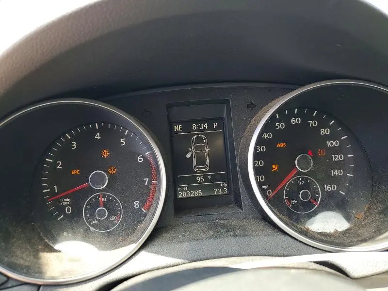 2010 VOLKSWAGEN GOLF   