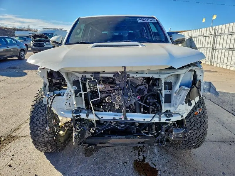 2023 TOYOTA 4RUNNER SE  