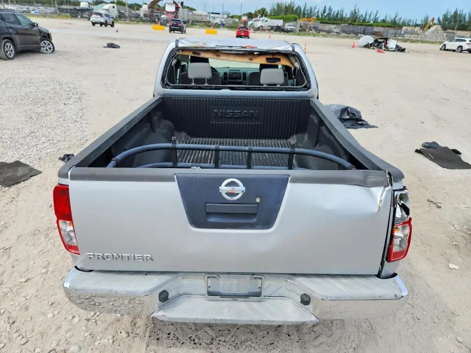 2010 NISSAN FRONTIER XE  