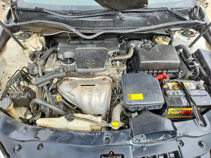 2015 TOYOTA CAMRY SE  