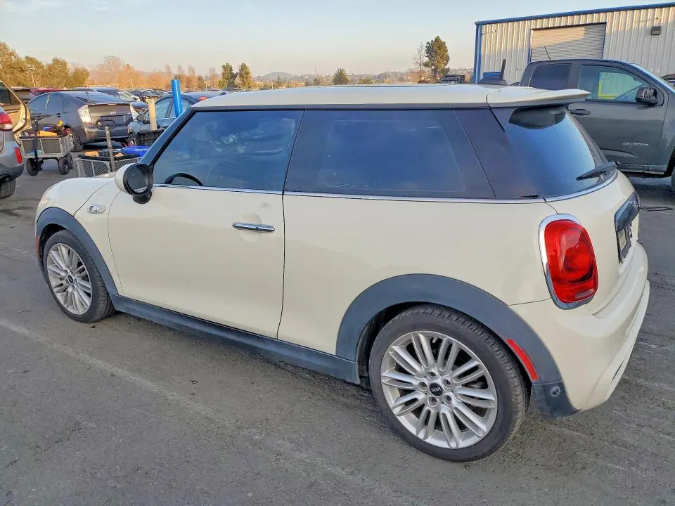 2017 MINI COOPER S  