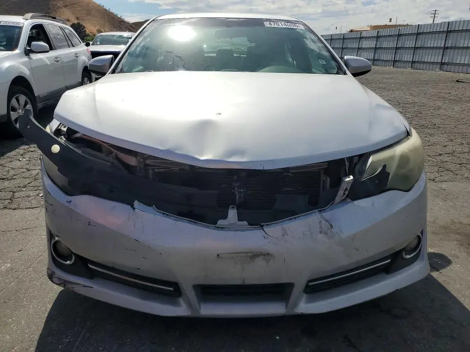 2013 TOYOTA CAMRY SE  