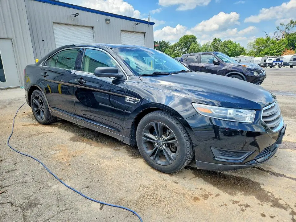 2018 FORD TAURUS SE  