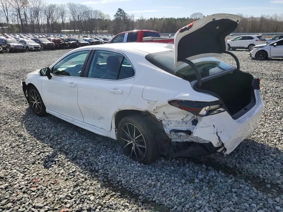 2022 TOYOTA CAMRY SE  