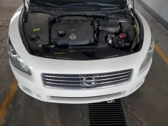 2010 NISSAN MAXIMA S  