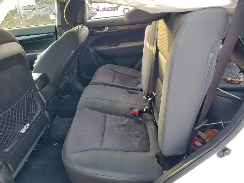 2011 KIA SORENTO BASE  