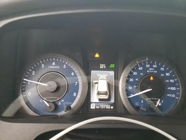 2019 TOYOTA SIENNA XLE  