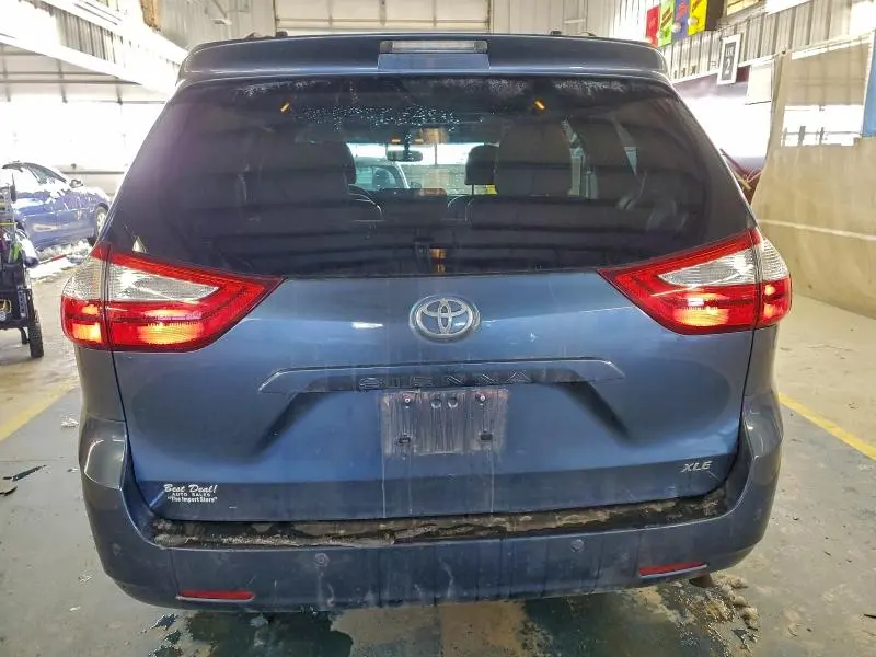 2015 TOYOTA SIENNA XLE  