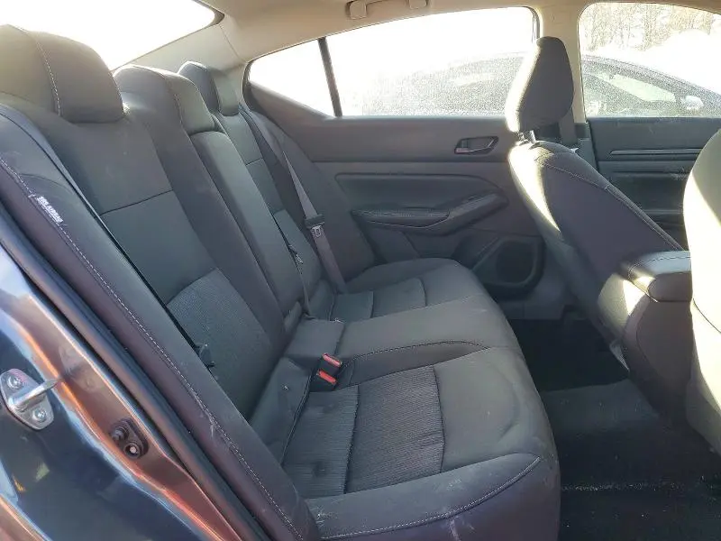 2024 NISSAN ALTIMA SV  