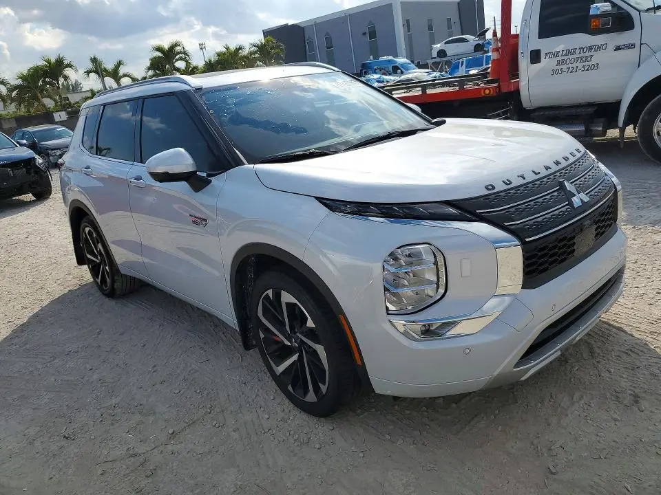 2025 MITSUBISHI OUTLANDER SEL  