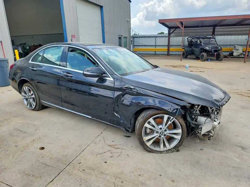 2017 MERCEDES-BENZ C 300  