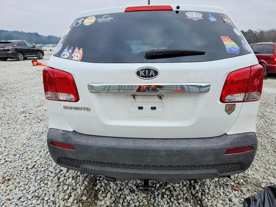 2011 KIA SORENTO BASE  