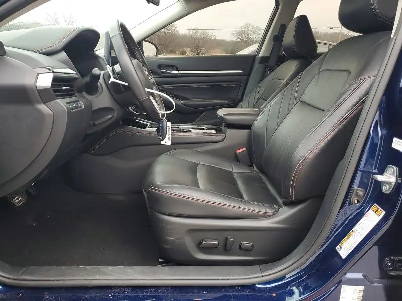 2023 NISSAN ALTIMA SR  