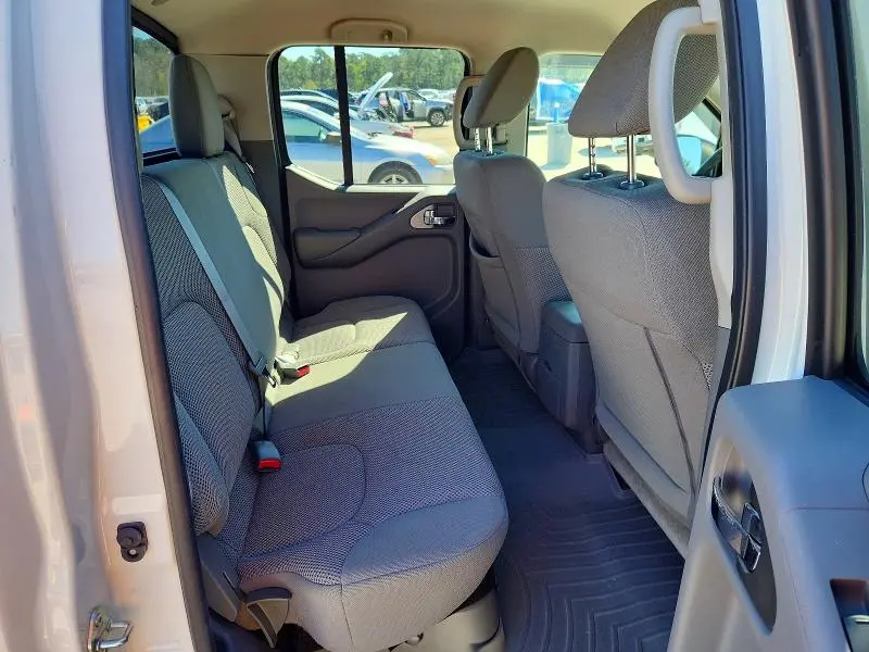 2020 NISSAN FRONTIER SV  