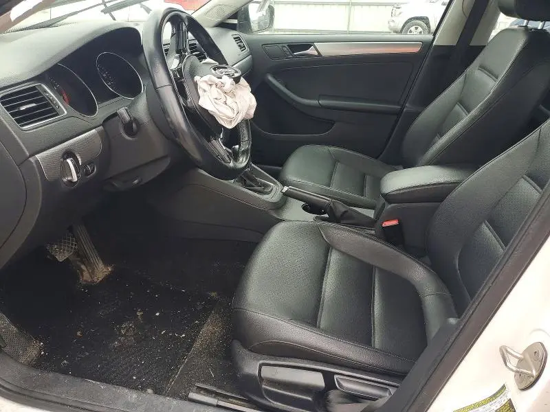 2015 VOLKSWAGEN JETTA SE  