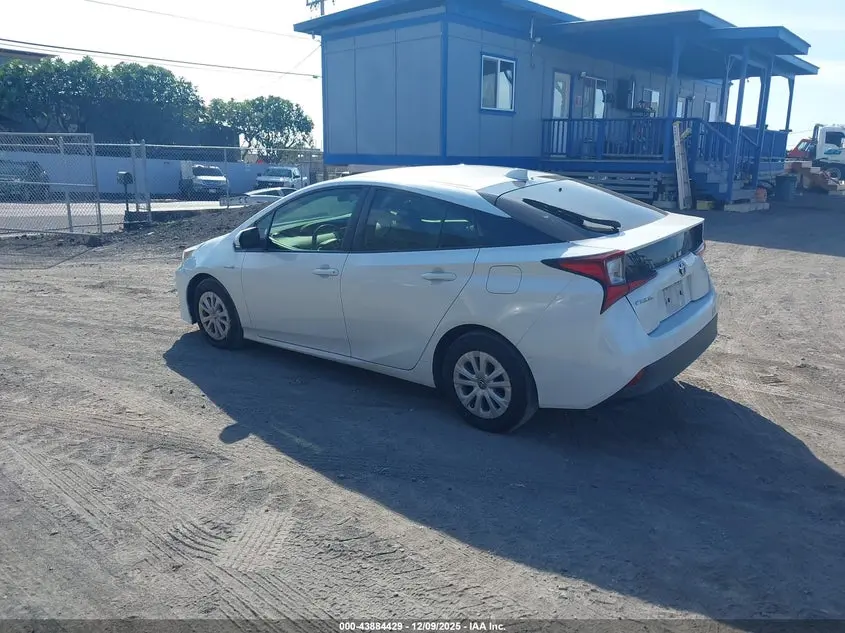 2021 TOYOTA PRIUS LE