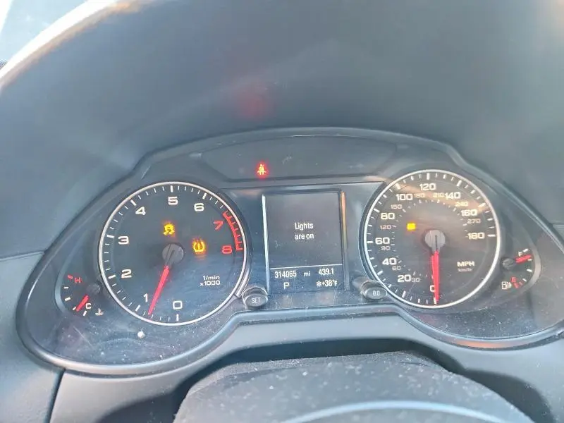 2011 AUDI Q5 PREMIUM