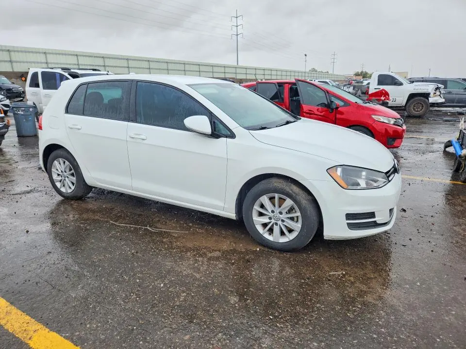 2016 VOLKSWAGEN GOLF S/SE  