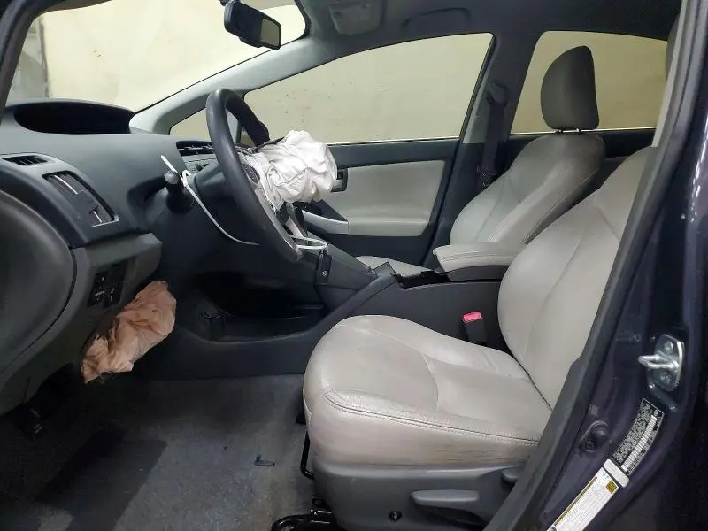 2010 TOYOTA PRIUS III  