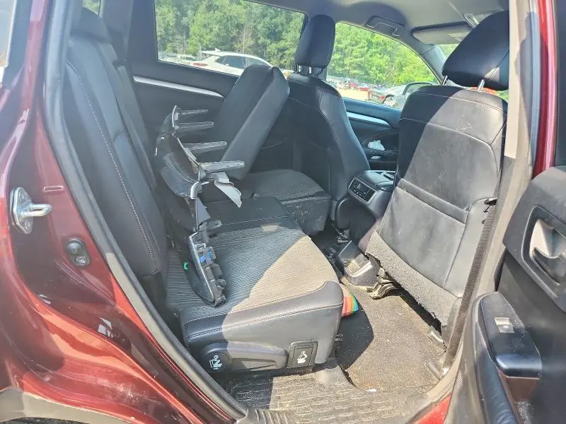 2015 TOYOTA HIGHLANDER LE PLUS  