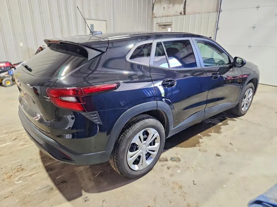 2024 CHEVROLET TRAX LS  
