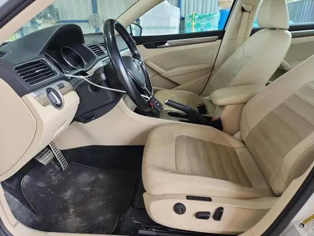 2017 VOLKSWAGEN PASSAT SEL PREMIUM  