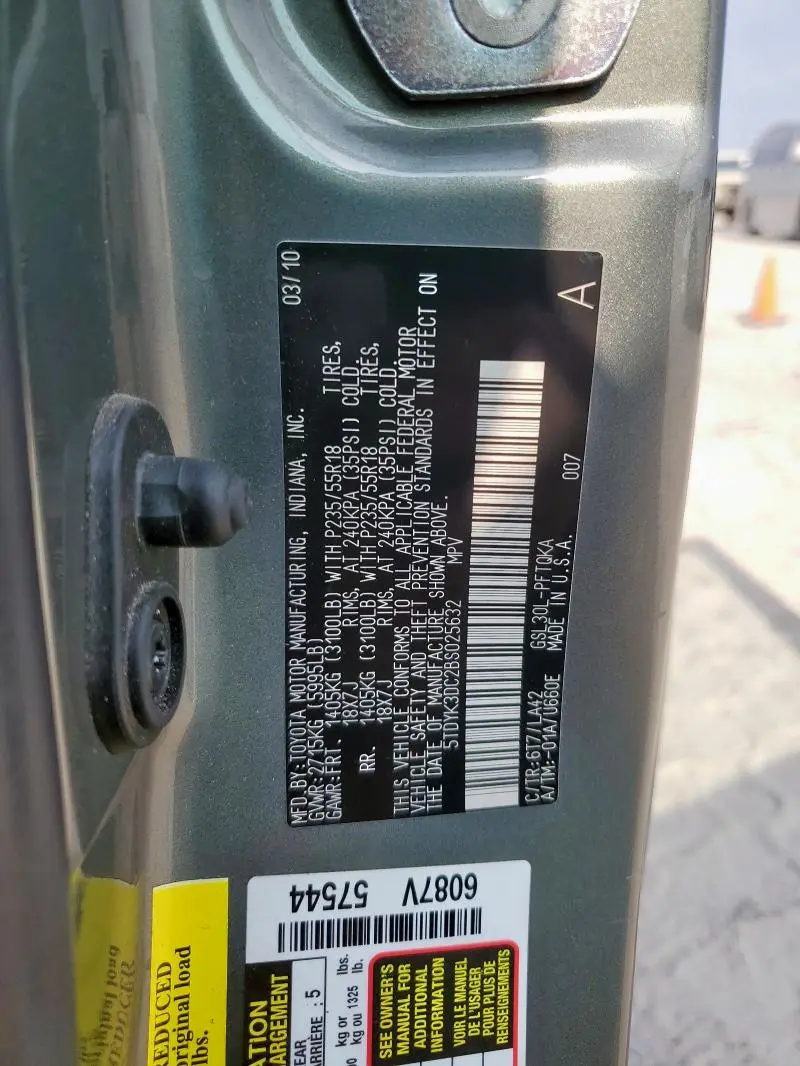 2011 TOYOTA SIENNA XLE