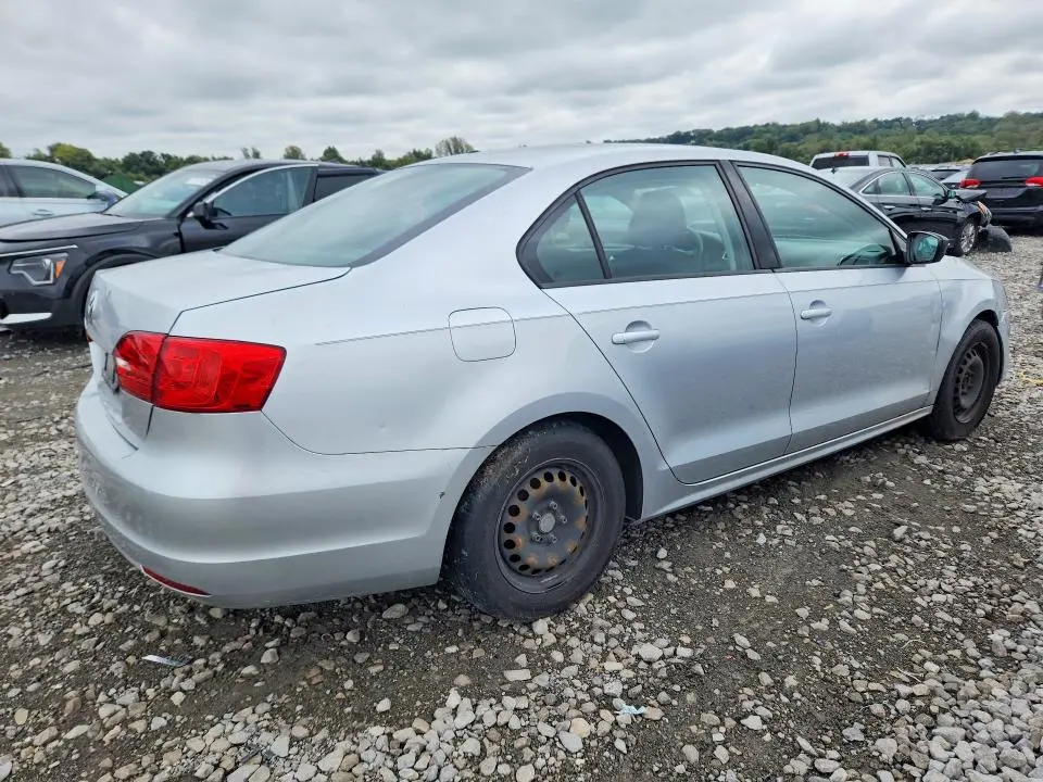 2013 VOLKSWAGEN JETTA BASE  