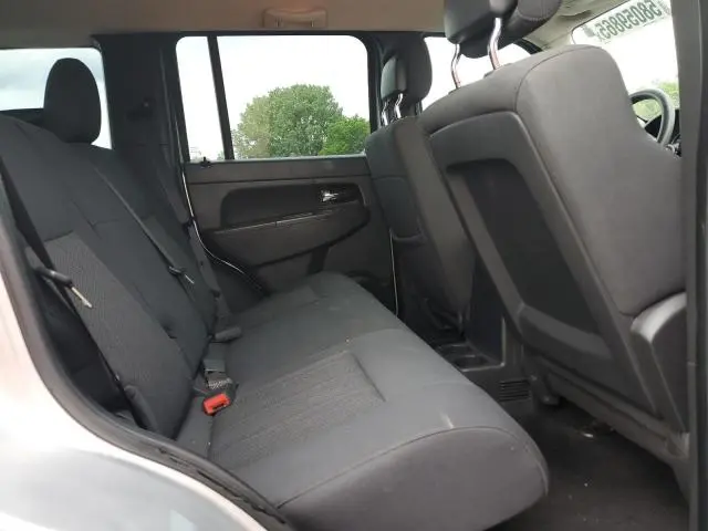 2011 JEEP LIBERTY SPORT