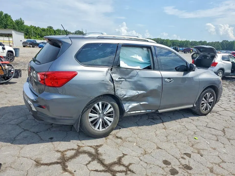 2017 NISSAN PATHFINDER SL  