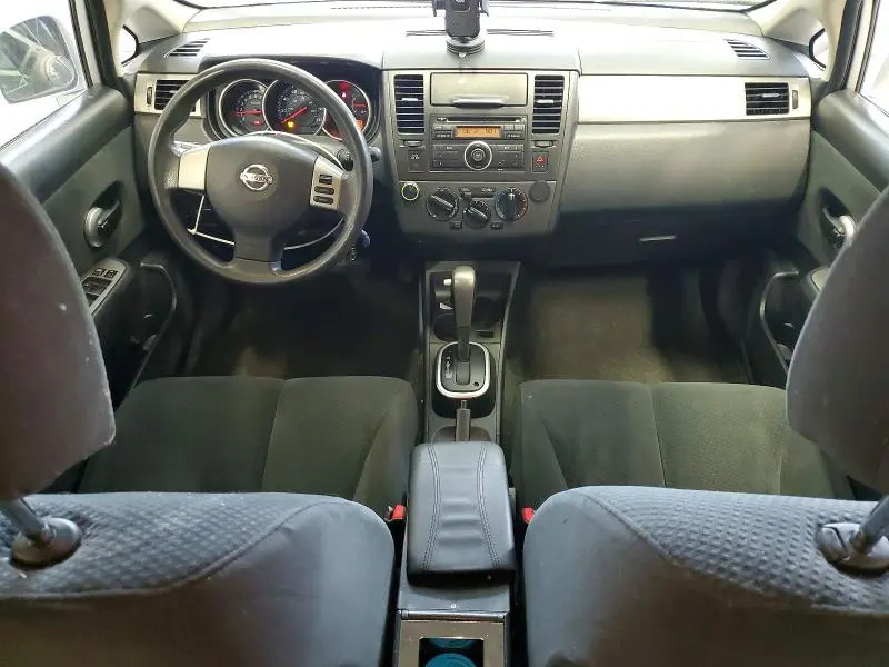 2011 NISSAN VERSA 1.8 S  