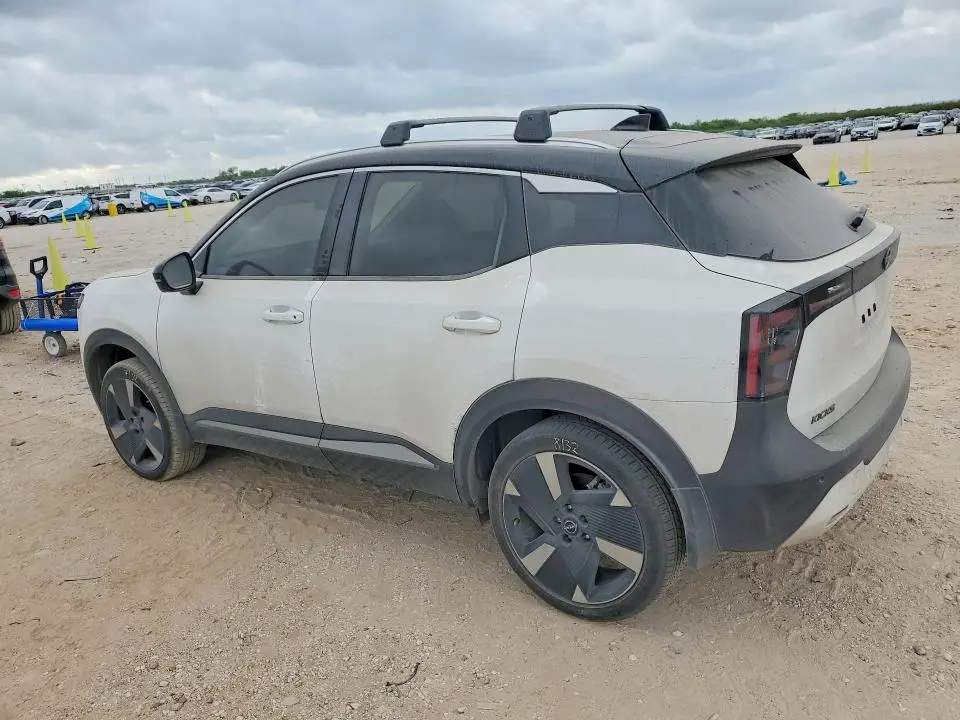 2025 NISSAN KICKS S  