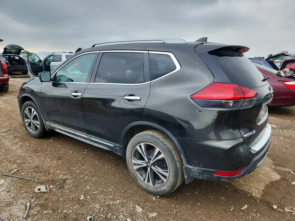 2017 NISSAN ROGUE SL  
