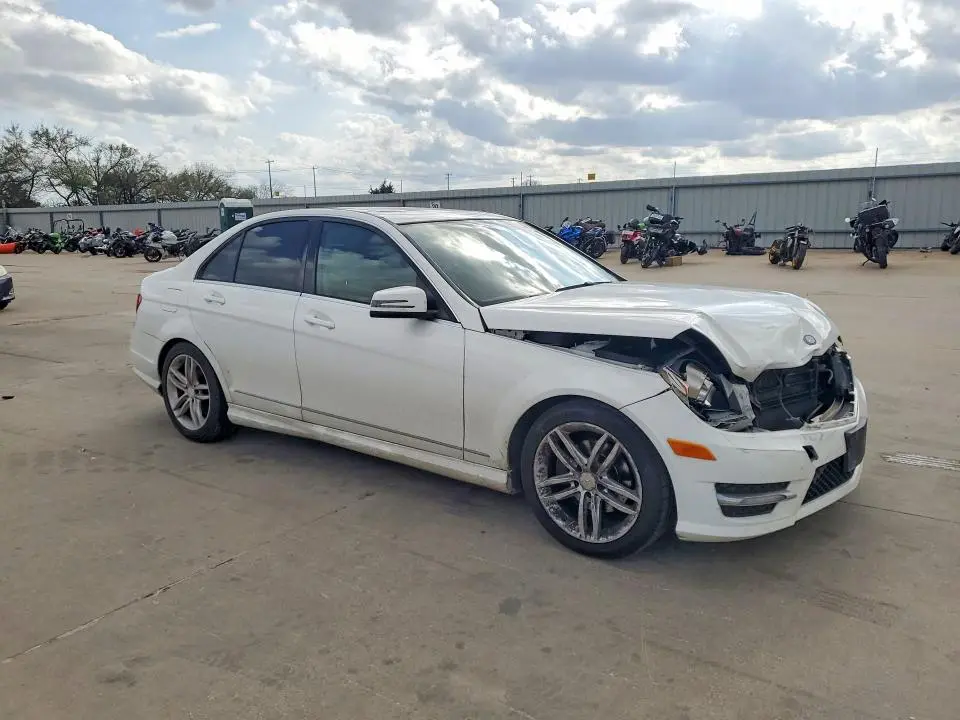 2014 MERCEDES-BENZ C 250  