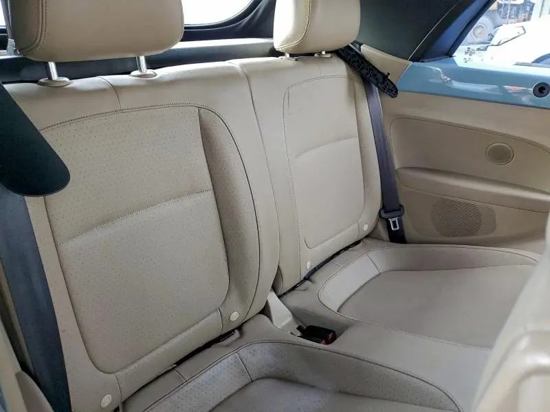 2016 VOLKSWAGEN BEETLE S/SE  