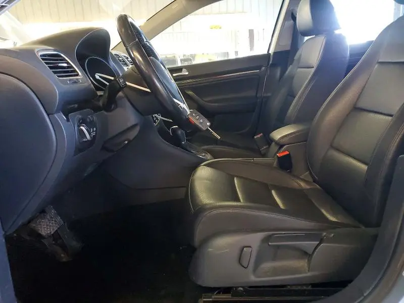 2011 VOLKSWAGEN JETTA TDI  