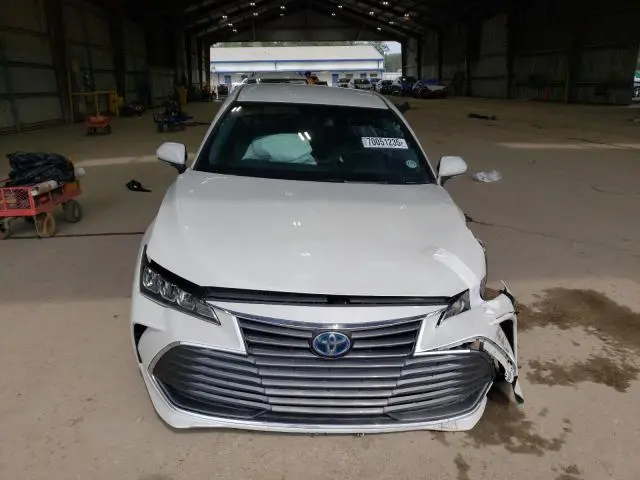 2021 TOYOTA AVALON XLE  