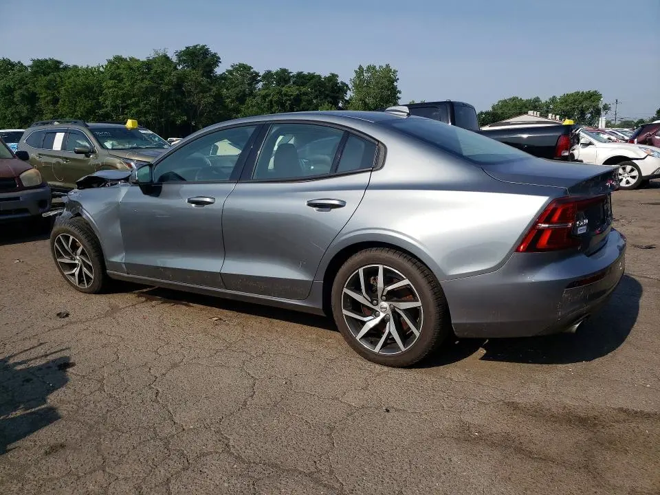 2019 VOLVO S60 T6 MOMENTUM  