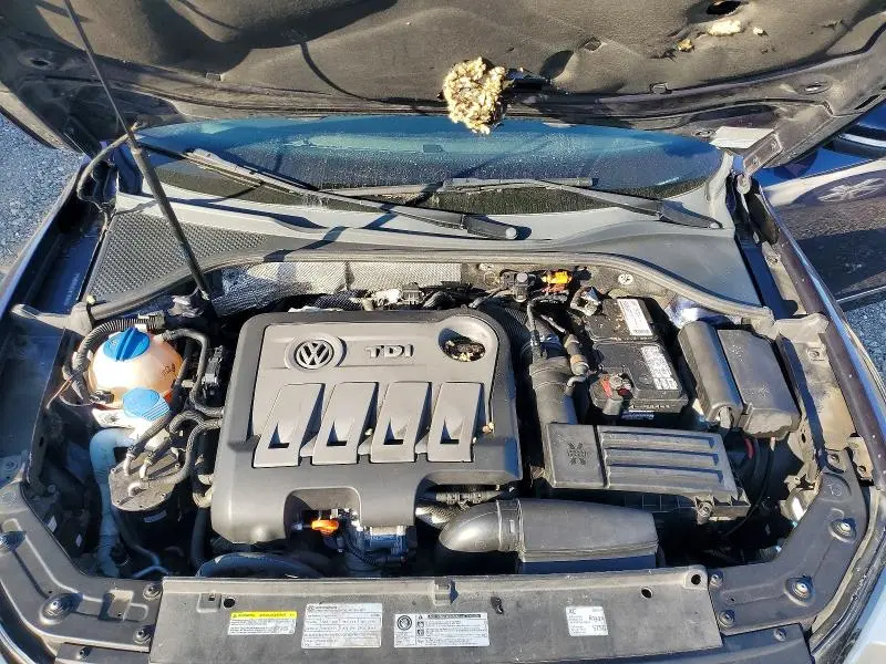 2013 VOLKSWAGEN PASSAT SE  