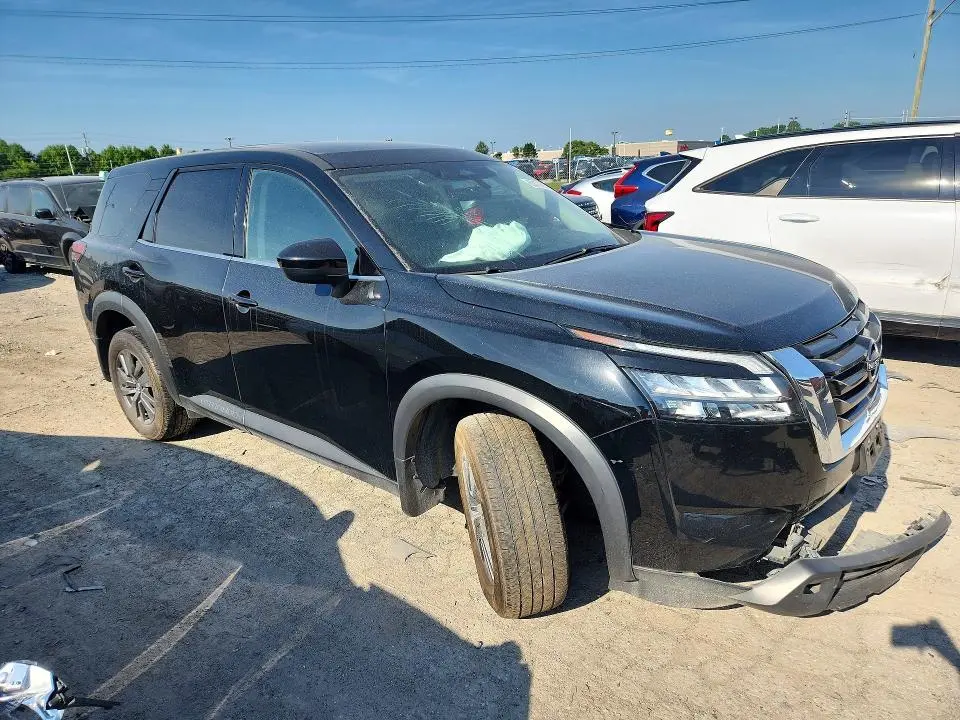 2023 NISSAN PATHFINDER S  