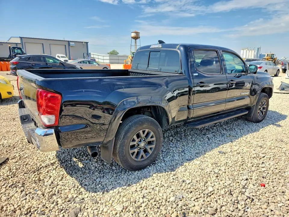 2022 TOYOTA TACOMA SR5 V6  