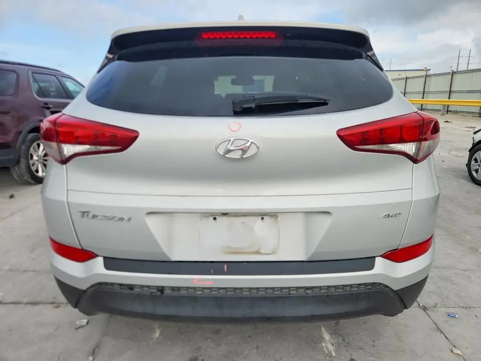2017 HYUNDAI TUCSON SE PLUS  