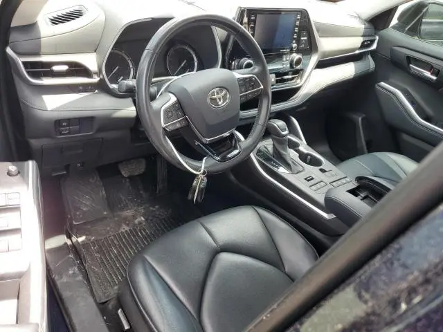 2021 TOYOTA HIGHLANDER XLE  