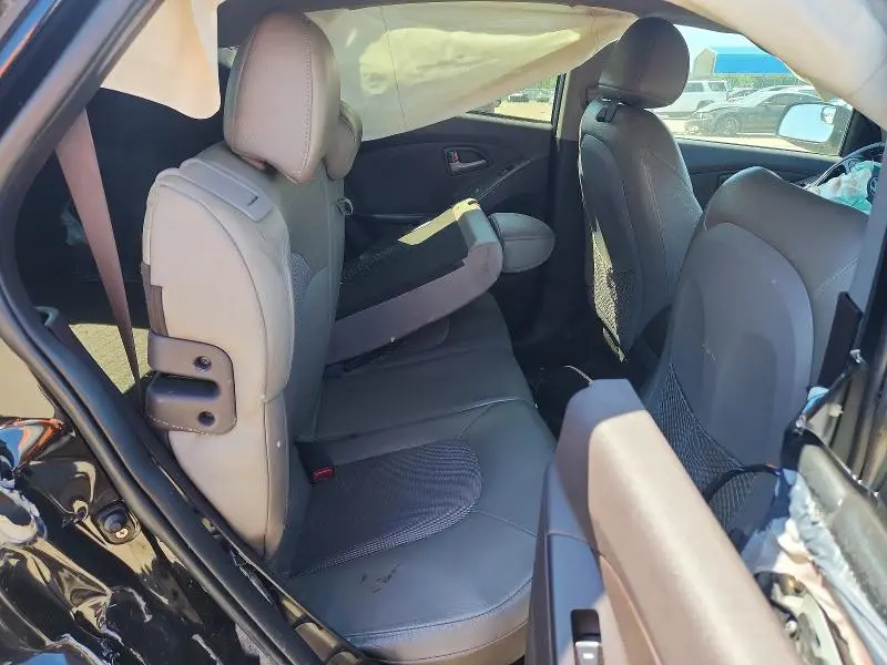 2015 HYUNDAI TUCSON SE  