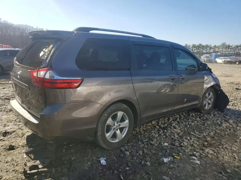 2015 TOYOTA SIENNA LE 8 PASSENGER  