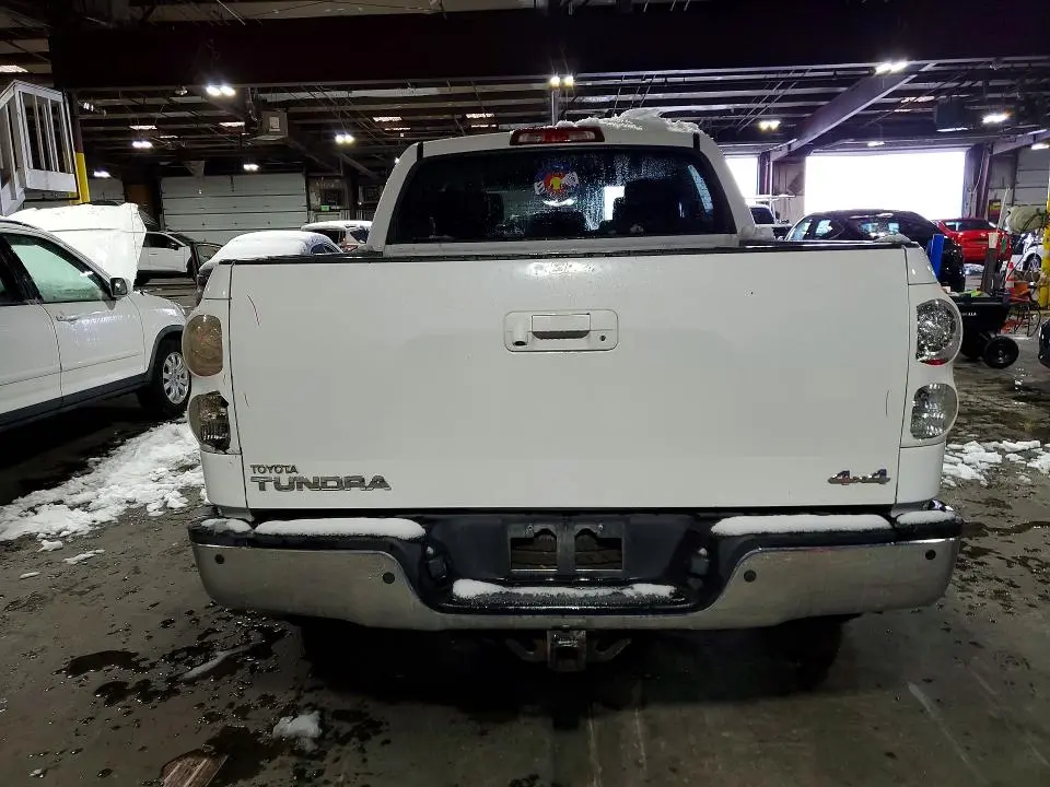 2010 TOYOTA TUNDRA CREWMAX SR5  