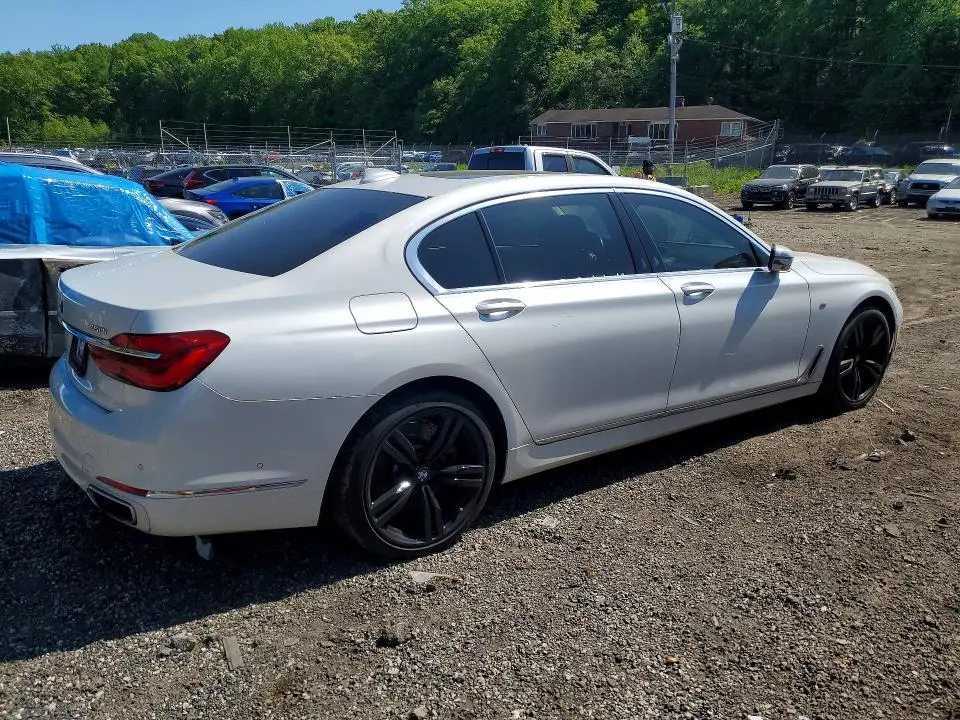 2016 BMW 750 XI  