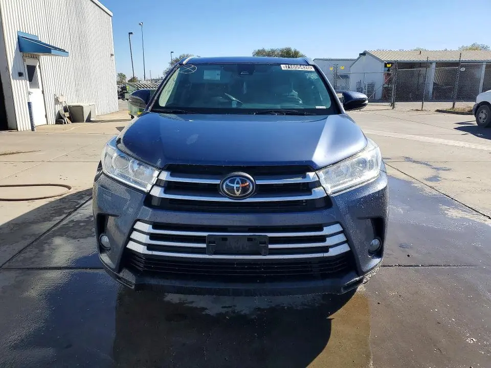 2018 TOYOTA HIGHLANDER XLE  