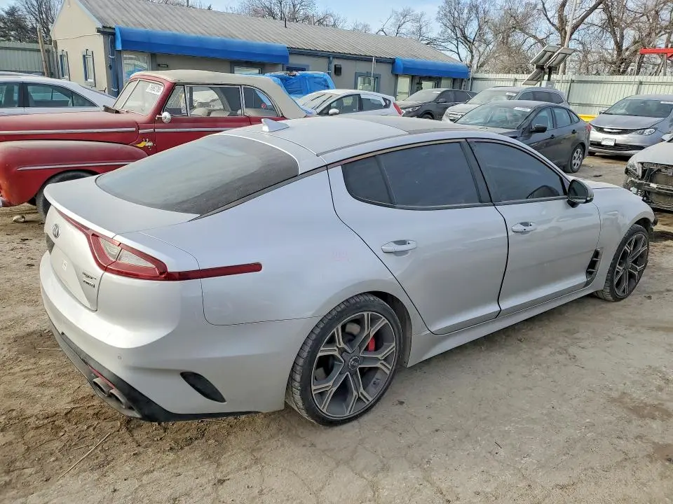 2018 KIA STINGER GT2  