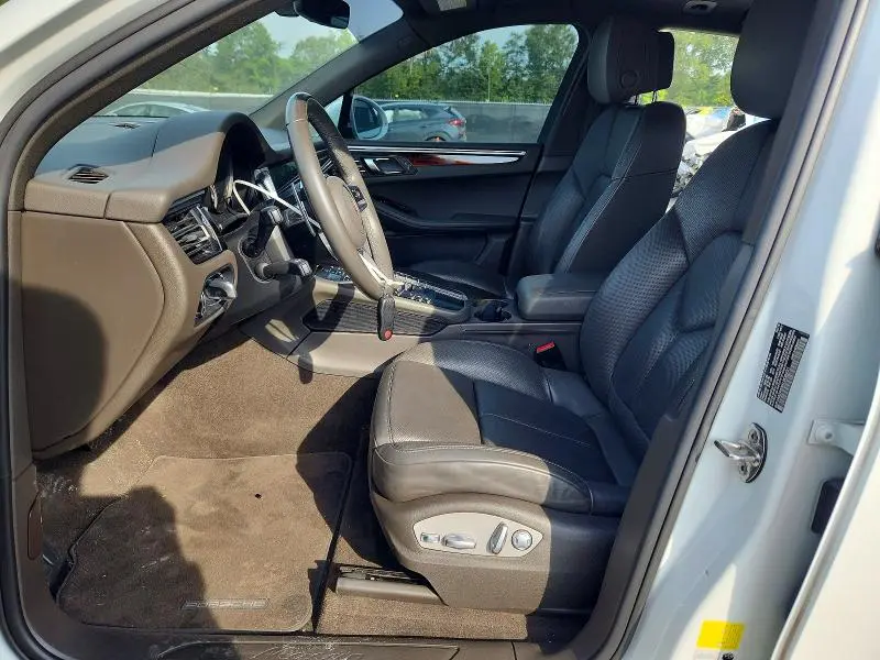 2019 PORSCHE MACAN   